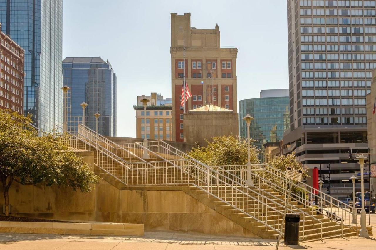 Frontdesk 915 Broadway Apts Downtown Kansas City Exterior photo